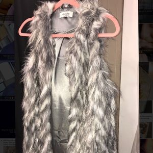 Charlotte Russe fur vest